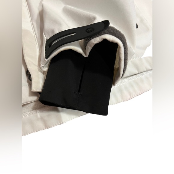 Millet Mountain By Experience women’s medium softshell jacket, white - Picture 4 of 10